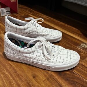 Vans Era U-Color Checkerboard-True White Men's 9.5 Shoes